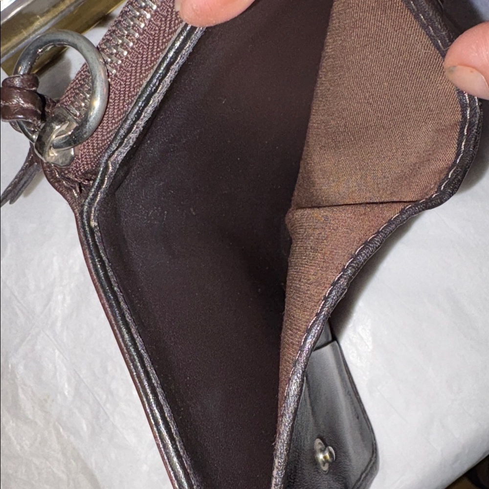 Chloe Dark Paddington Brown Leather Wallet with Gold Lock - Picture 9 of 12